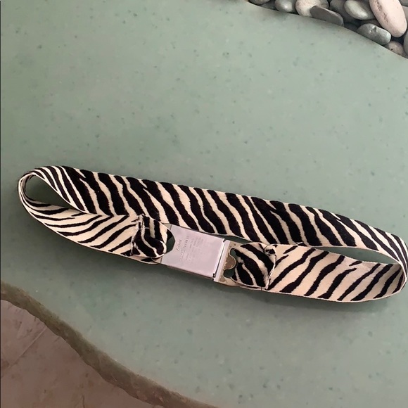 Cadillac Buckle-Down Seatbelt - Picture 5 of 5